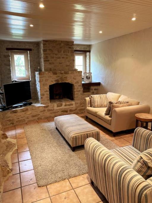 Uniquely Private Holiday Villa In The Charente Puyreaux Экстерьер фото