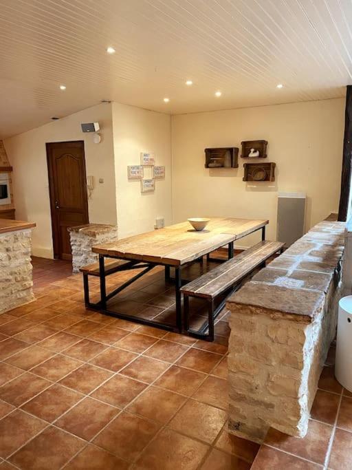 Uniquely Private Holiday Villa In The Charente Puyreaux Экстерьер фото