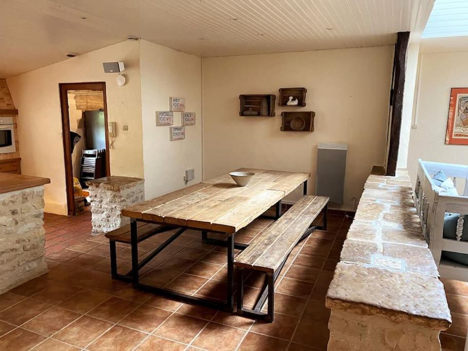 Uniquely Private Holiday Villa In The Charente Puyreaux Экстерьер фото