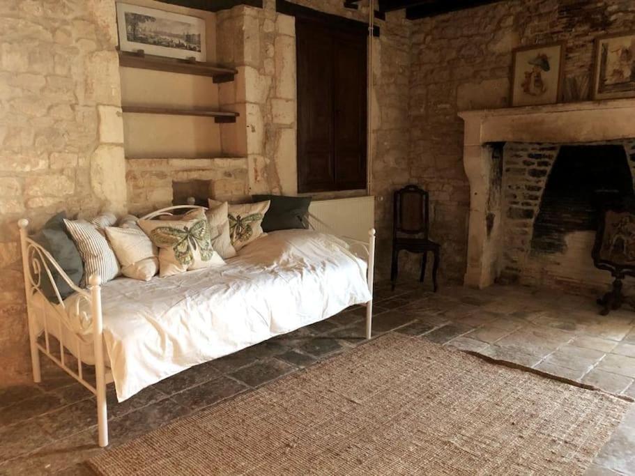 Uniquely Private Holiday Villa In The Charente Puyreaux Экстерьер фото